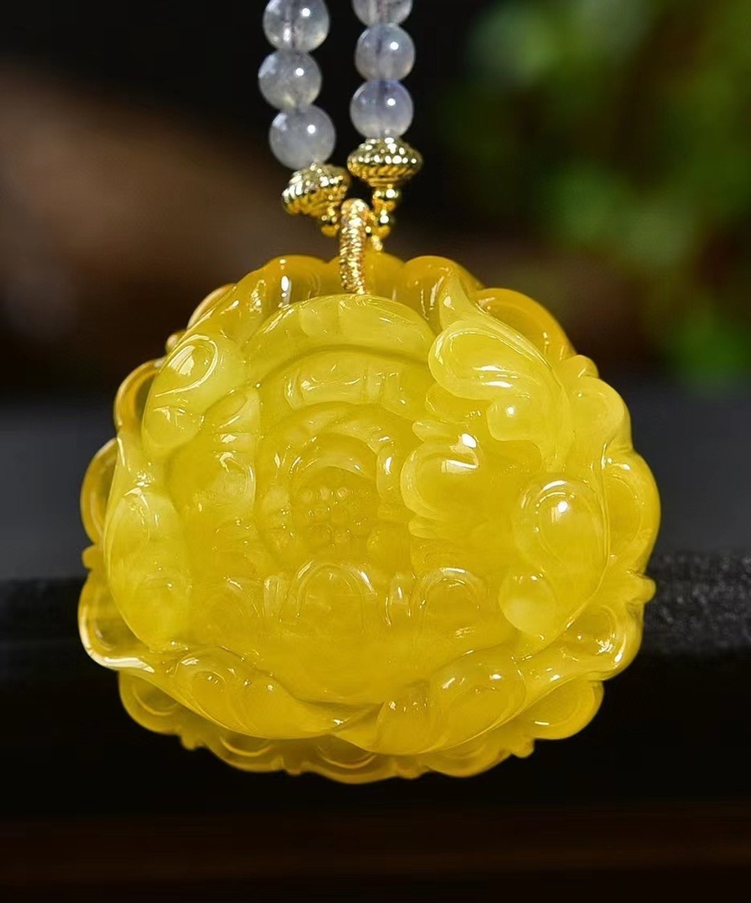 天然蜜蜡牡丹花吊坠满蜜鸡油黄搭配灰月光项链恋人之石花开富贵 - 项链 - 半宝石 