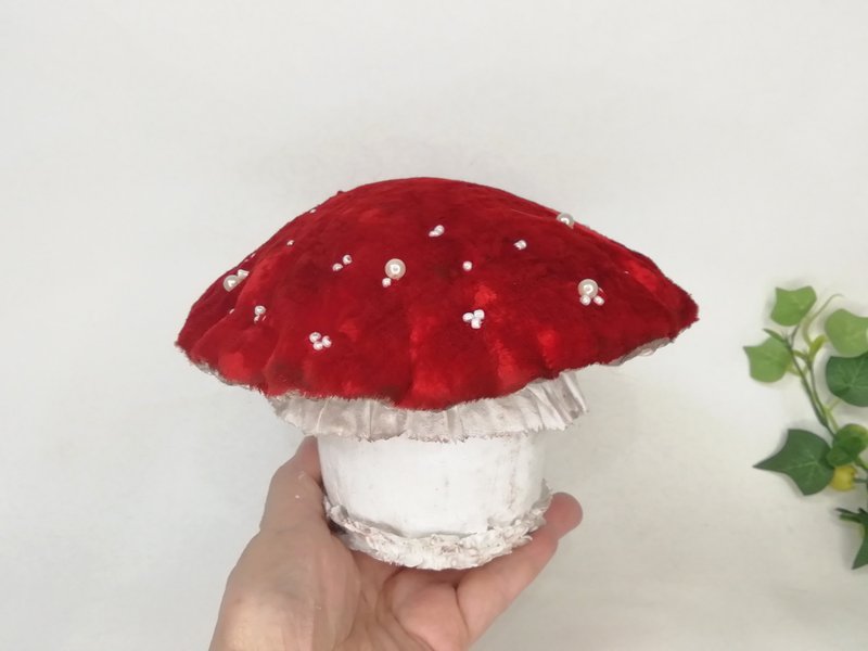 野菇擺飾 Red mushroom, Alice in Wonderland decor, hidden storage, pin cushion - 收纳用品 - 其他材质 红色