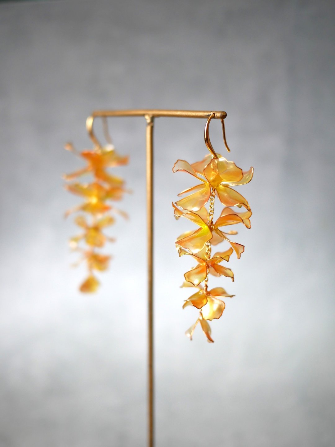 Inspiration Yellow 耳环或耳针 - 耳环/耳夹 - 树脂 黄色