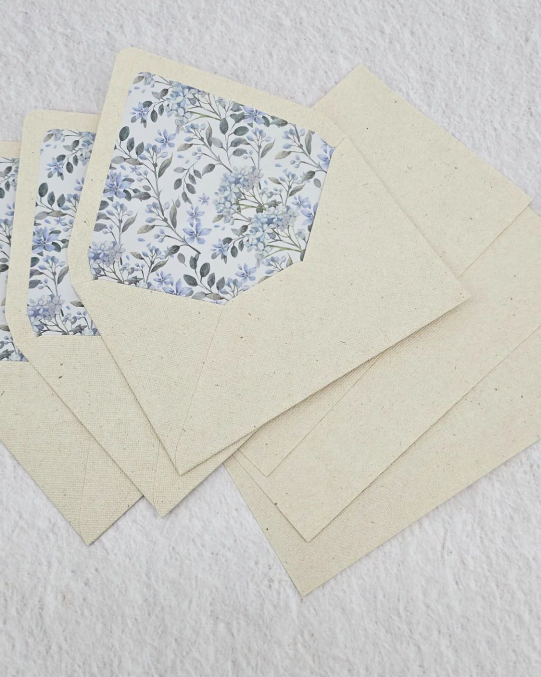 Linen textured card paper and envelope with blue hydrangea f - 纸胶带 - 纸 蓝色