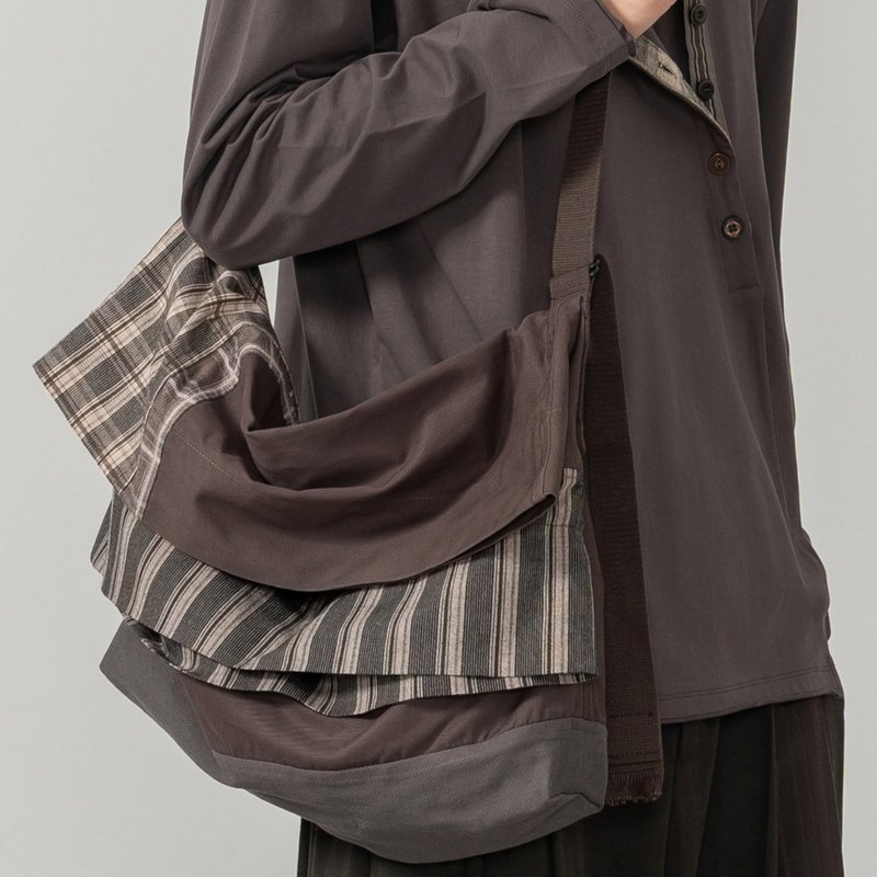 【暮页】复古双层折页斜挎包/格条纹大容量单肩包 - 侧背包/斜挎包 - 其他材质 黑色