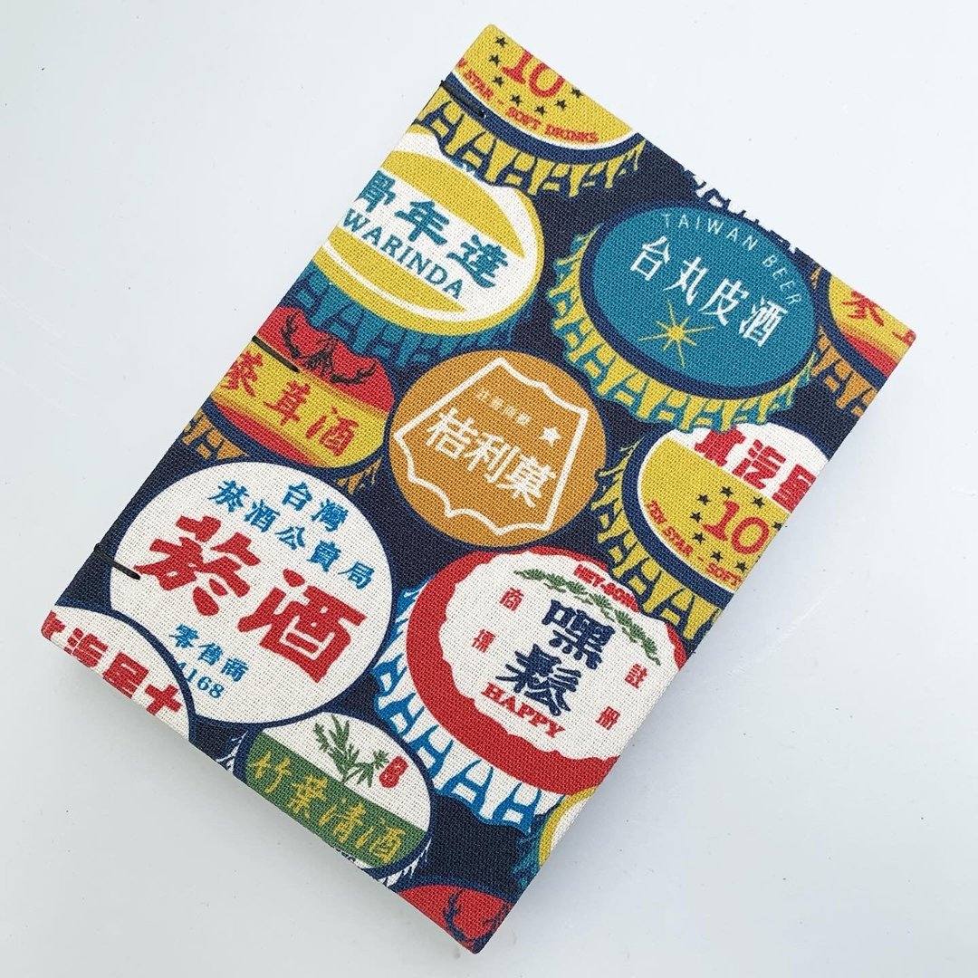 老台湾菸酒时光 - 2025 无时效 A5 手缝手帐本 - 笔记本/手帐 - 纸 