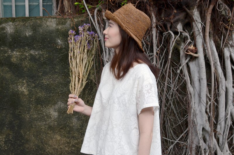 【HIKIDASHI】米白变形虫烧花宽罩衫 - 女装上衣 - 棉．麻 白色