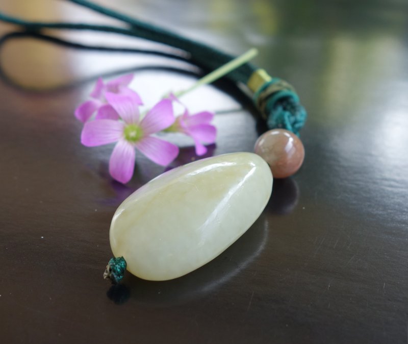 新疆和阗玉 籽料18克 籽玉 白玉 Jade 吊坠 原石 挂件 颈链 和田 - 吊饰 - 玉石 白色