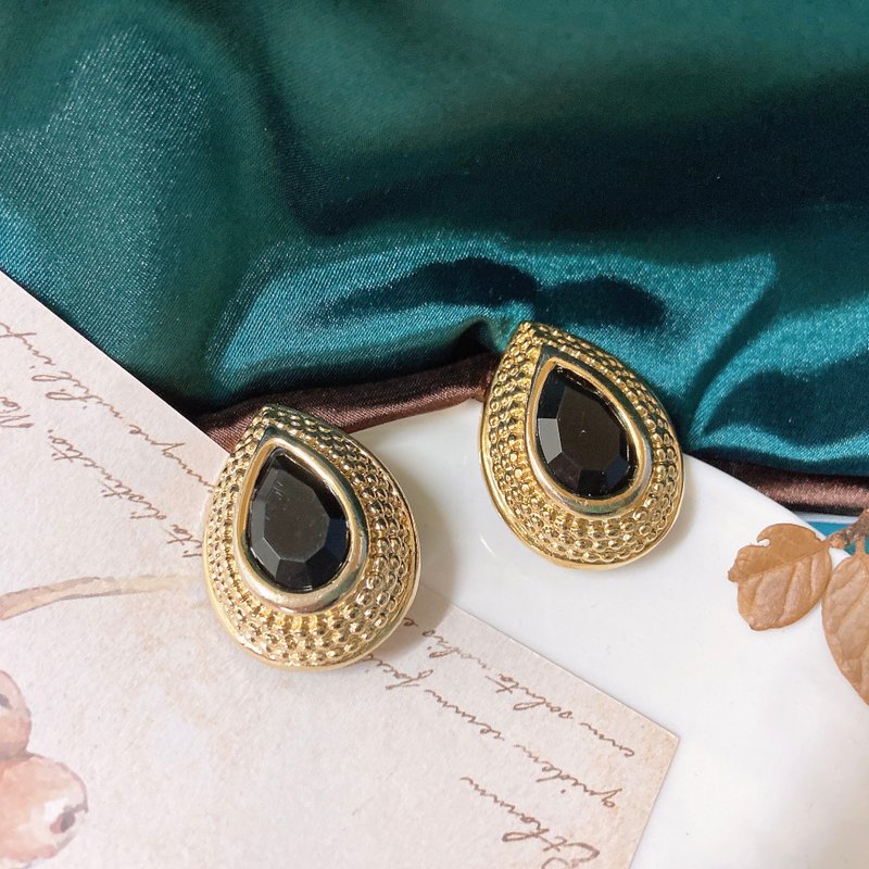 【西洋古董饰品】厚实金水滴框层次堆叠设计 黑莱茵钻 耳针 耳环 - 耳环/耳夹 - 贵金属 金色