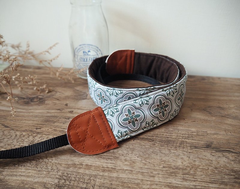 手作减压相机背带 相机背绳 手机带 (浅灰蓝底 绿花砖) S68 - 手机配件 - 棉．麻 蓝色