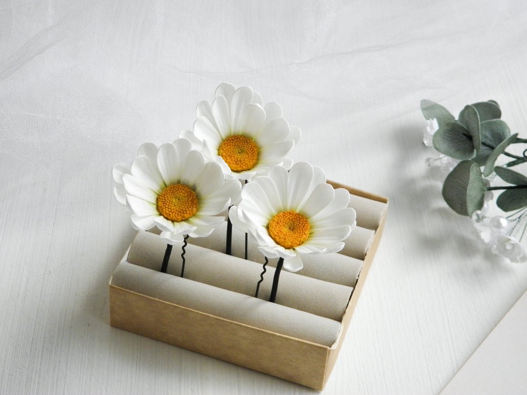 Daisy hair pins Flower bobby pins Wedding hair piece for bride - 发饰 - 其他材质 白色