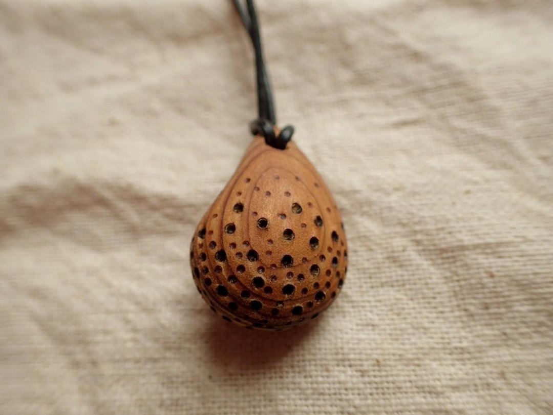 dot pattern necklace - 项链 - 木头 咖啡色