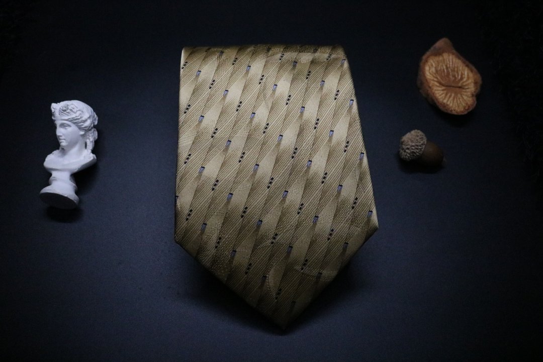 小麦色小点桑蚕丝领带/绅士风精英necktie - 领带/领带夹 - 丝．绢 黄色