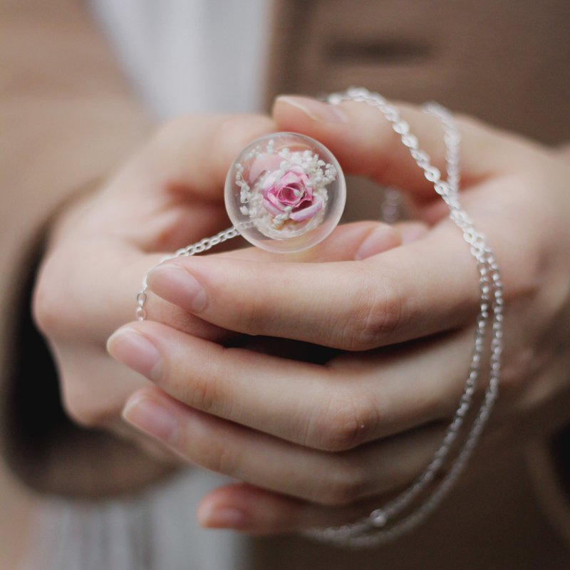 <小星球里的玫瑰> - 玻璃球粉红玫瑰项链 - 项链 - 玻璃 白色