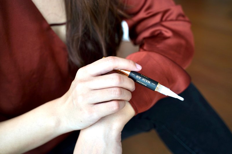 口罩香氛笔  IT'S SO ME 清新空气的味道 - 香薰/精油/线香 - 精油 橘色