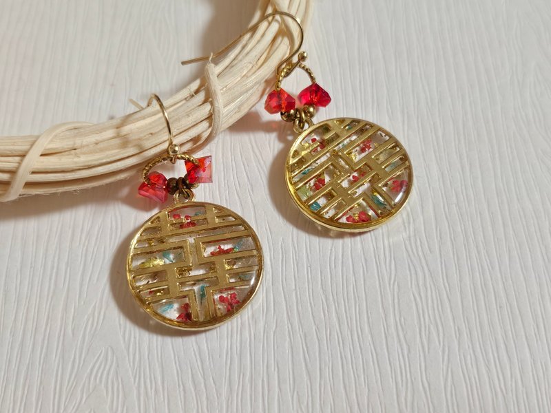 原创耳饰 双喜之喜 囍字 婚礼配件 结婚礼物 婚宴穿搭 手作 耳环 - 耳环/耳夹 - 树脂 多色