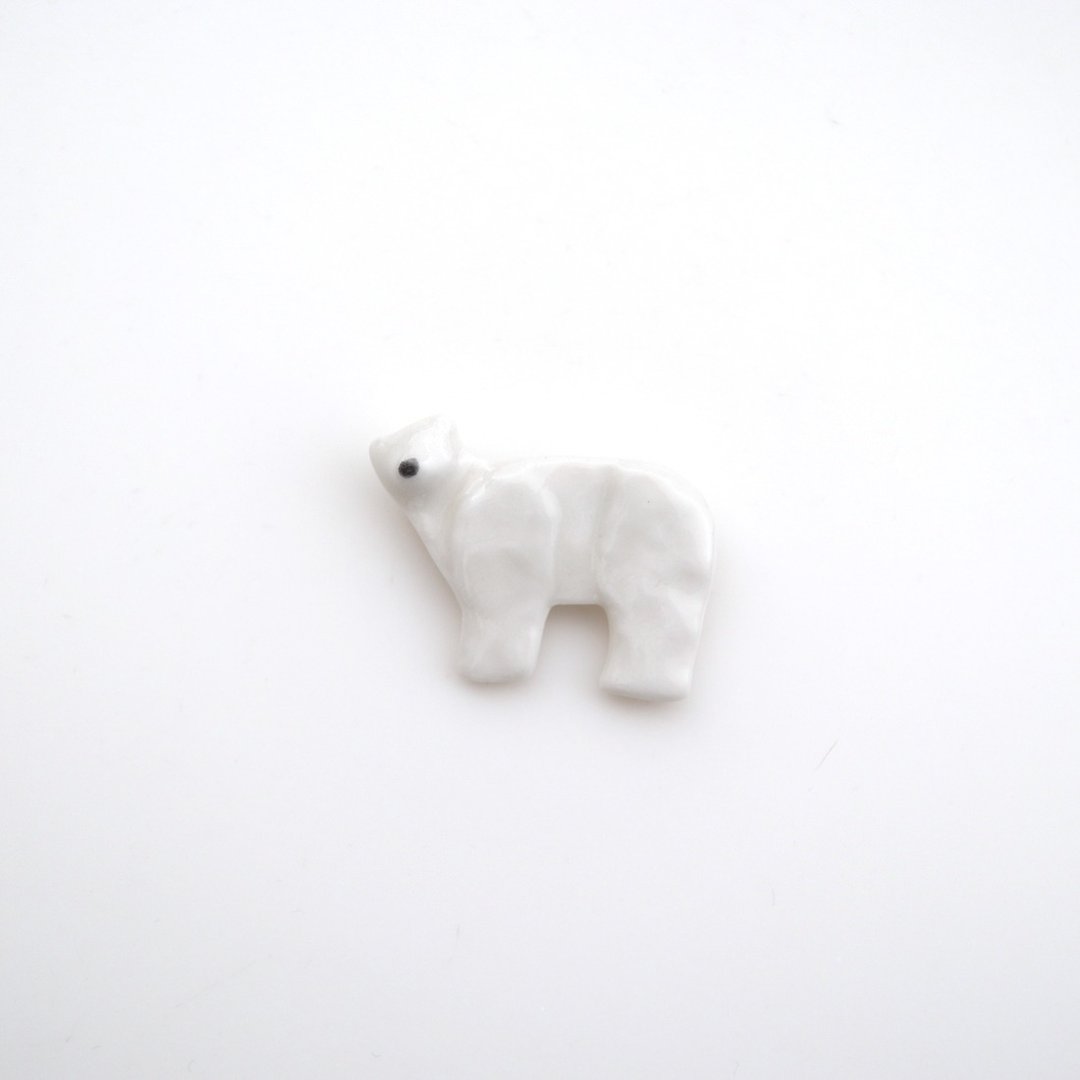 Polar bear brooch - 胸针 - 瓷 黄色