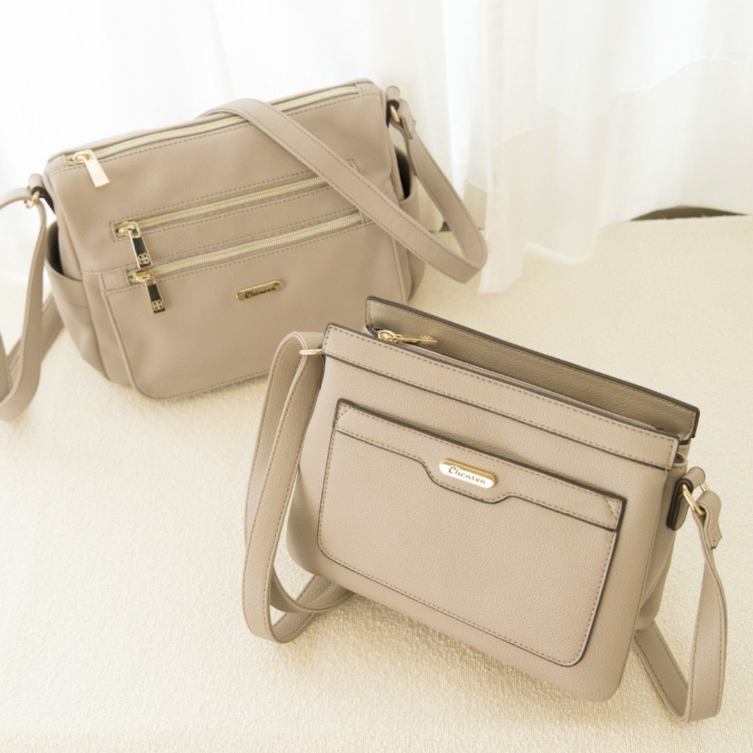 CHENSON 中型斜背包 + 小型斜背包 超值 2 入组 (CG84921-E+CG85718-E) - 侧背包/斜挎包 - 其他材质 卡其色