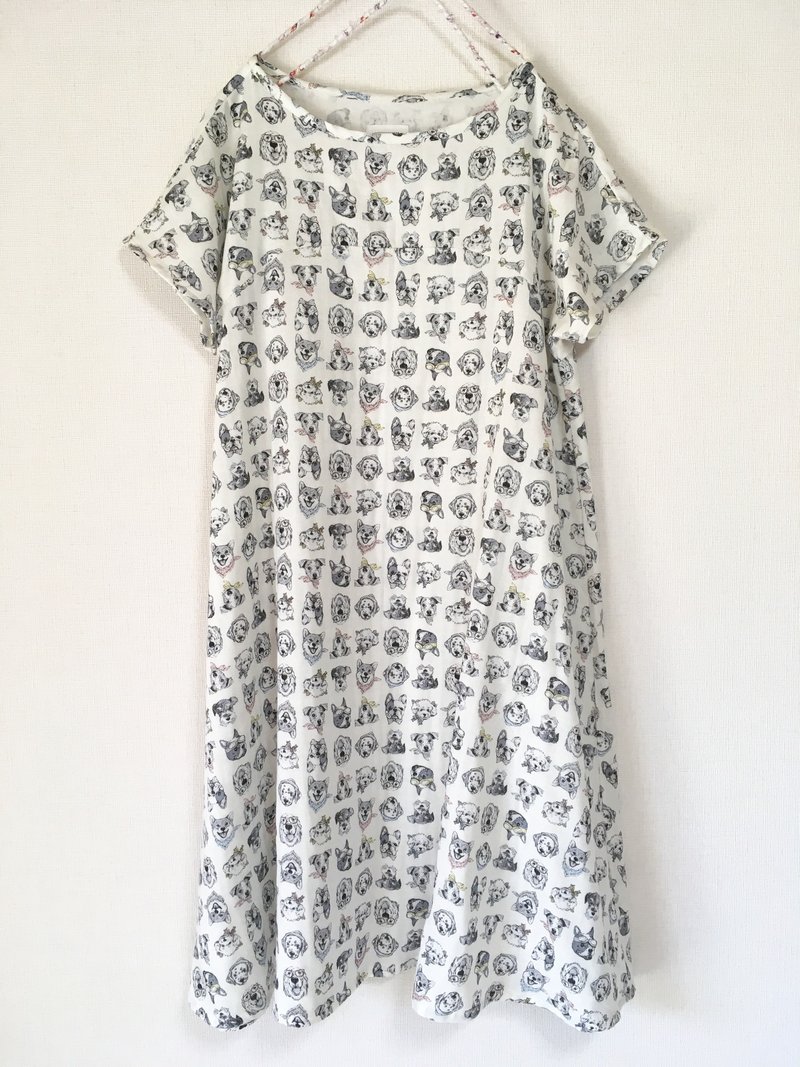 Dog pattern dress pattern flare one piece fluffy double gauze - 洋装/连衣裙 - 棉．麻 白色