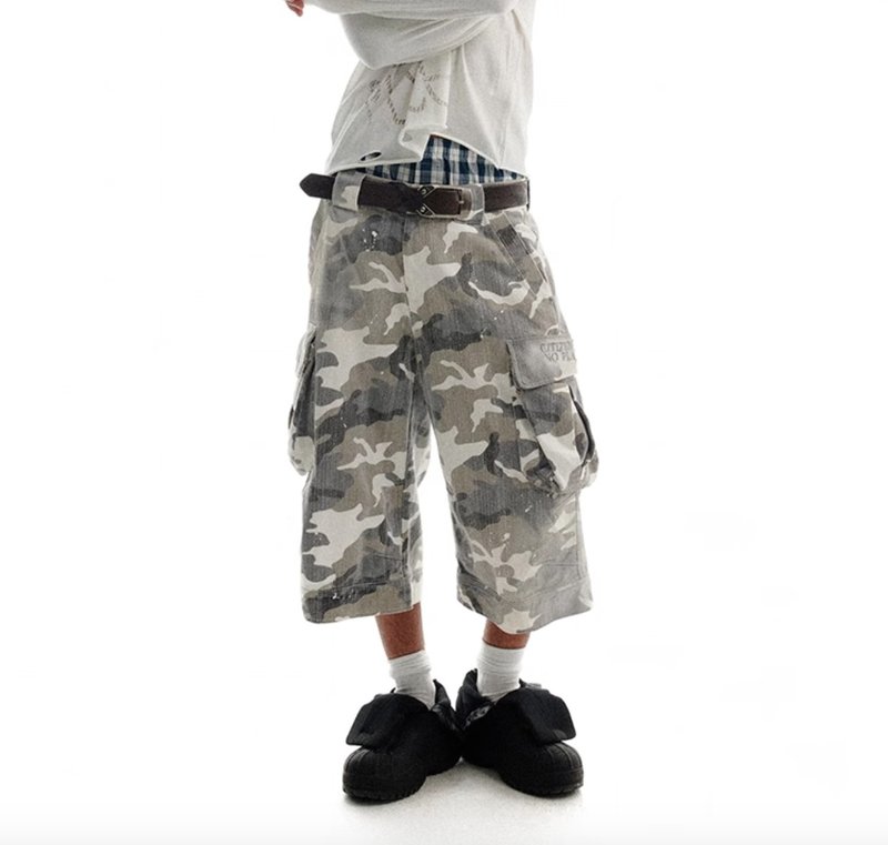 Camouflage Pants 磨损迷彩做旧喷染短裤 7分裤 - 女装短裤 - 棉．麻 多色