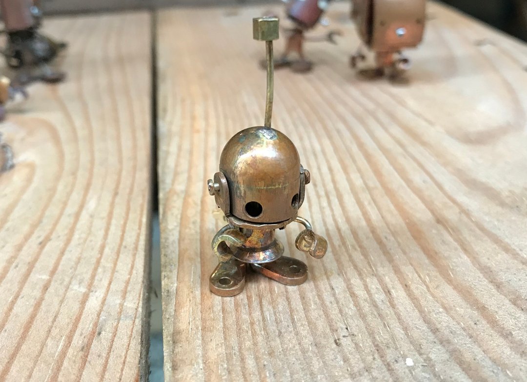Robot拇指小搂吧。小圆头 - 玩偶/公仔 - 铜/黄铜 金色