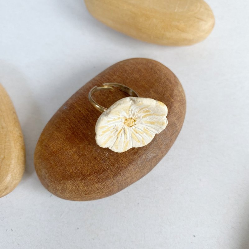 花朵戒指 / 手工陶瓷 - 戒指 - 陶 多色