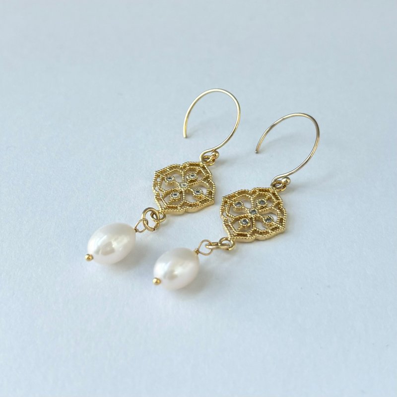 日本淡水珍珠 耳环 14K包金耳勾 × 雕花 古典优雅设计 手作 耳环 - 耳环/耳夹 - 珍珠 