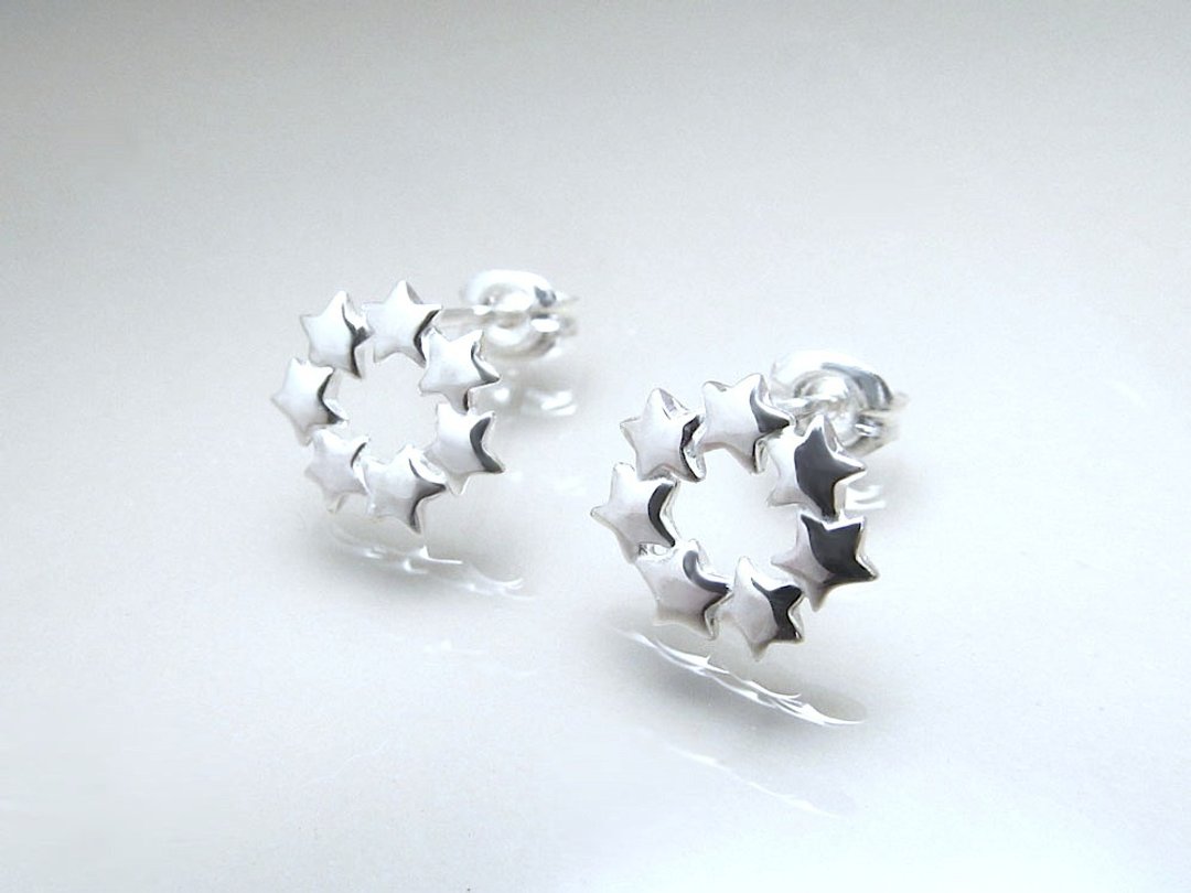 Star wreath earrings - 耳环/耳夹 - 纯银 