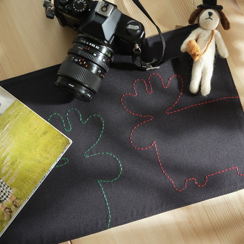 【圣诞限量】麋鹿手作餐垫/桌垫 - 餐垫/桌巾 - 棉．麻 多色