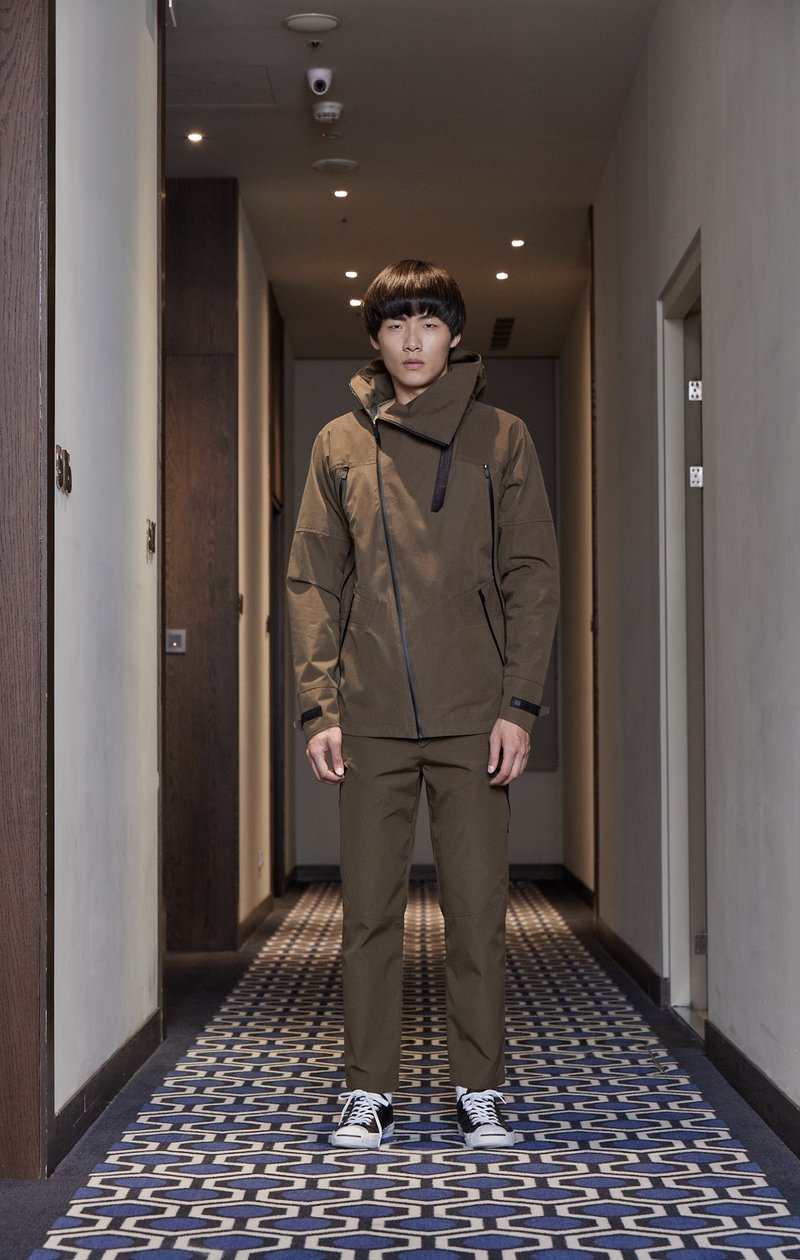 高领多口袋机能外套 - 橄榄绿 - 女装休闲/机能外套 - 棉．麻 绿色