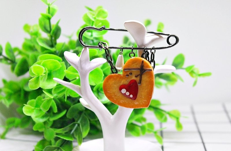 >>仿真甜点别针 -爱的甜心单片饼干- #衣服配件# #包包挂件# - 胸针 - 粘土 红色