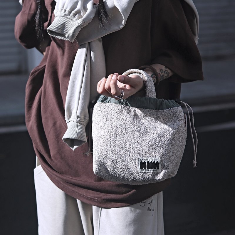 木糠系列 秋冬束绳手提斜挎侧背包 单肩手拿包 收纳手机小包 浅茶 - 侧背包/斜挎包 - 聚酯纤维 卡其色