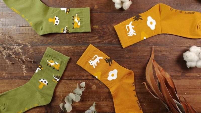 缇花 中筒袜  - 2款 狐狸找菇菇、猫咪躲花花 - 袜子 - 棉．麻 绿色