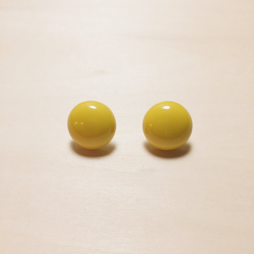 复古昭和黄丸子18mm耳环 - 耳环/耳夹 - 树脂 黄色