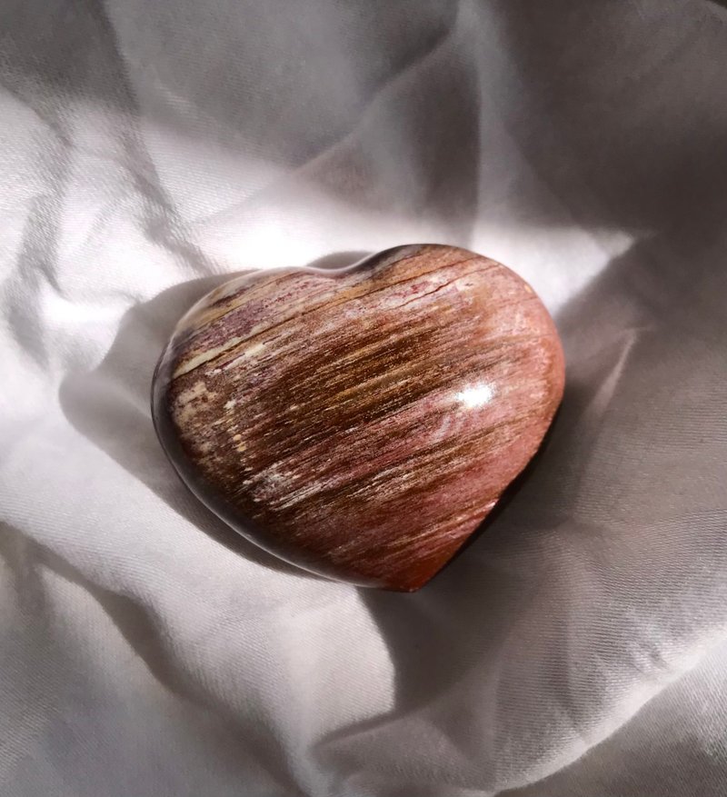 大自然的素描 木化石 树化玉 心型水晶 天然原石 crystal 摆设 - 摆饰 - 水晶 多色