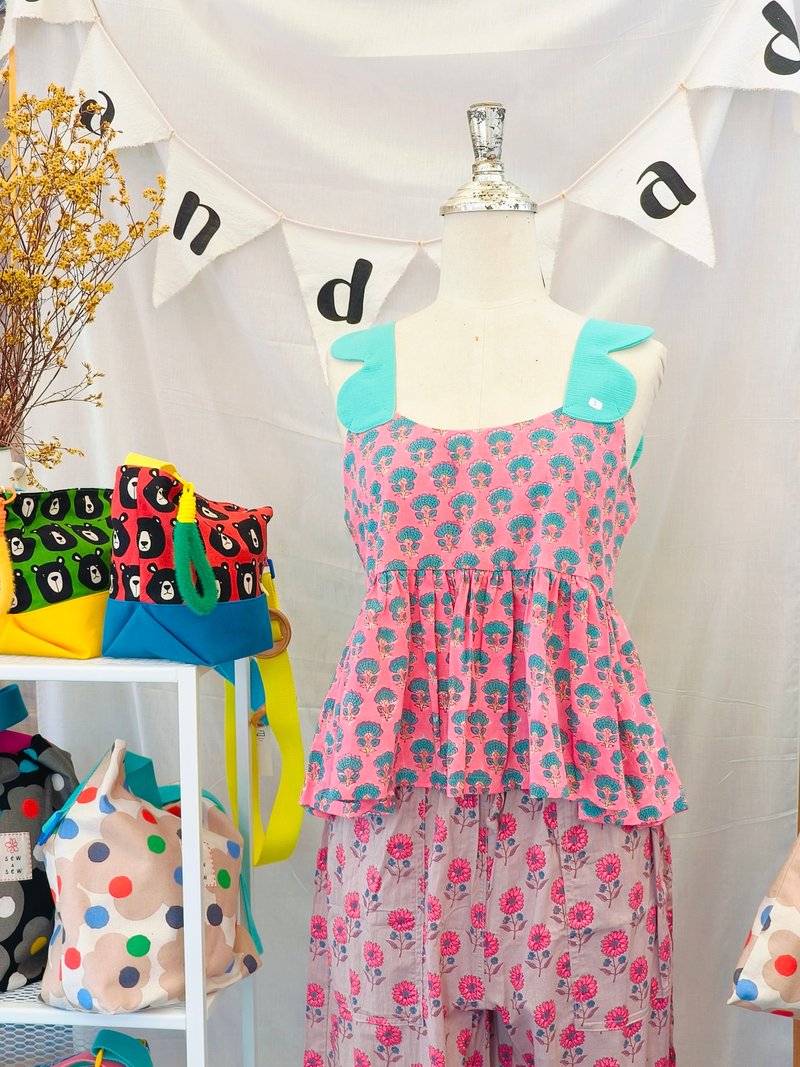 Pastel flowers printed cotton tank top with flower strap - 女装上衣 - 棉．麻 多色