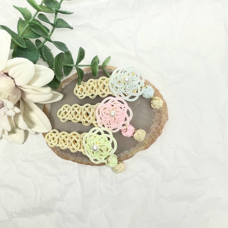 [Japanese tradition] mizuhiki Flower motif hairpin Mizuhiki that connects the edges - 发饰 - 纸 粉红色