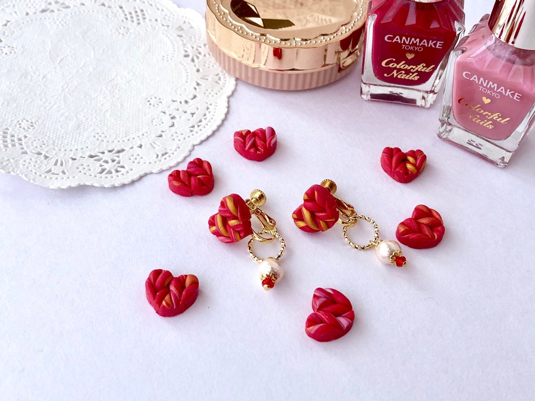2Way Fluffy Heart Earring [Metal allergy compatible] - 耳环/耳夹 - 粘土 红色