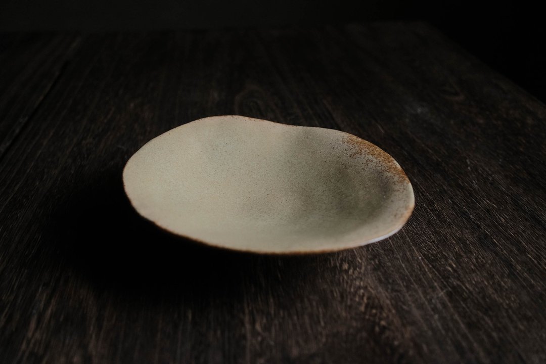 和煦・栎・起伏的平面・高浅盘3 - 盘子/餐盘/盘架 - 陶 白色