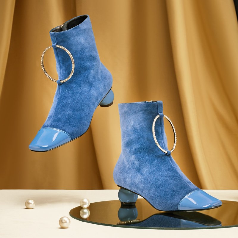 | HOA | 小方头钻石圆环粗跟短靴 | 蓝色 | 5590 | - 女款短靴 - 真皮 蓝色