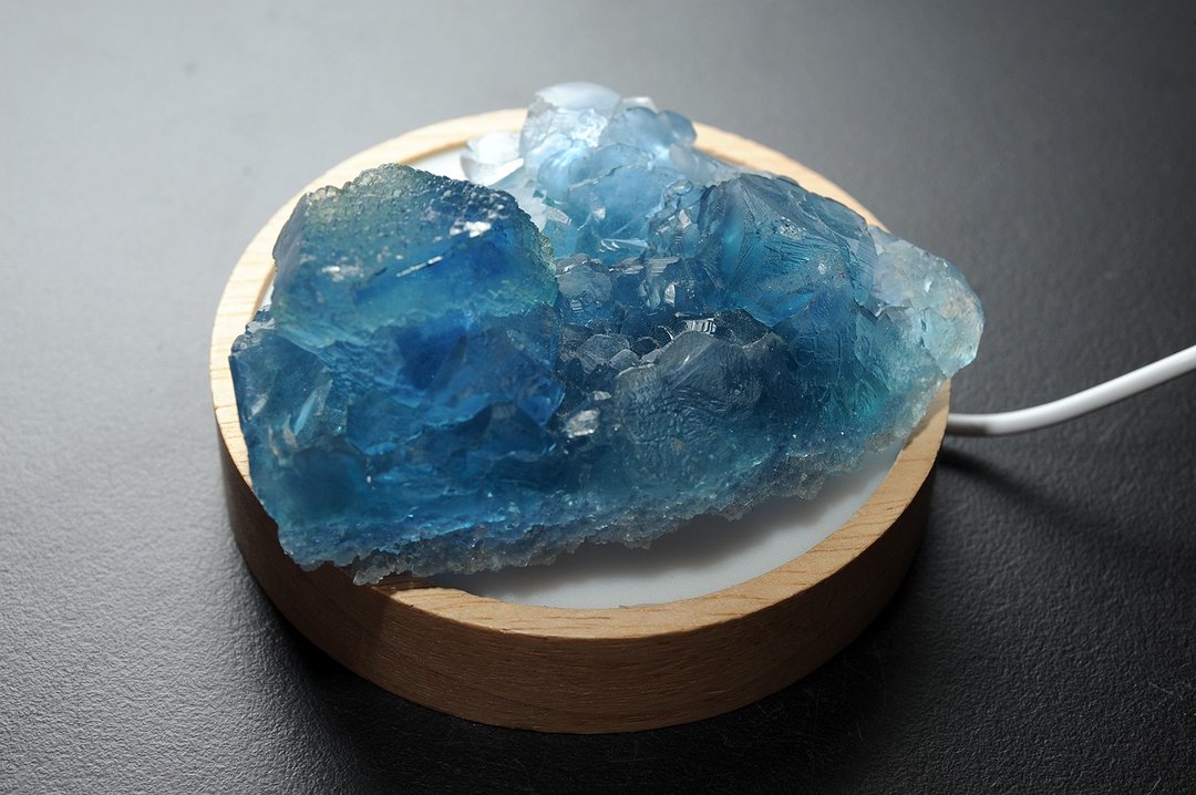 蓝色萤石  矿石/水晶/灵修/开运/招财/破煞/防小人(收藏级) - 摆饰 - 半宝石 