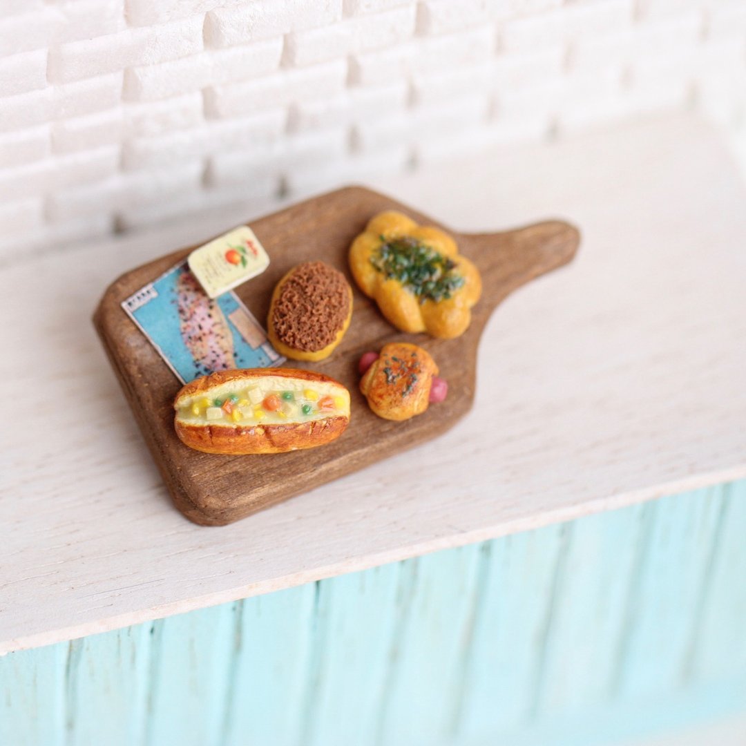 台式口味袖珍面包别针/Miniature Taiwan Bread/台湾/纪念品/怀旧 - 胸针 - 粘土 咖啡色