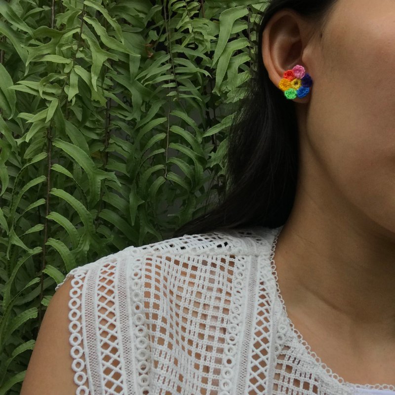耳環 Rainbow Pin earring Waltz of the Flower crochet - 耳环/耳夹 - 贵金属 多色