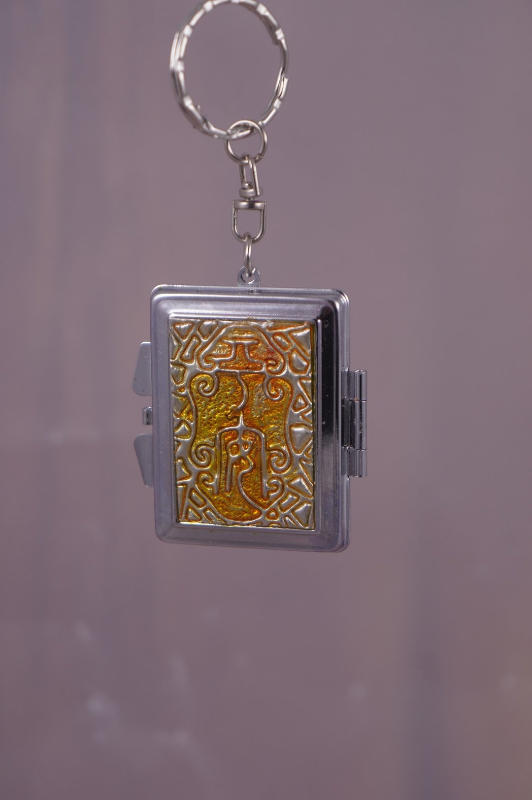 展  锡雕多用途长方型镜盒钥匙圈2 - 钥匙链/钥匙包 - 其他材质 银色