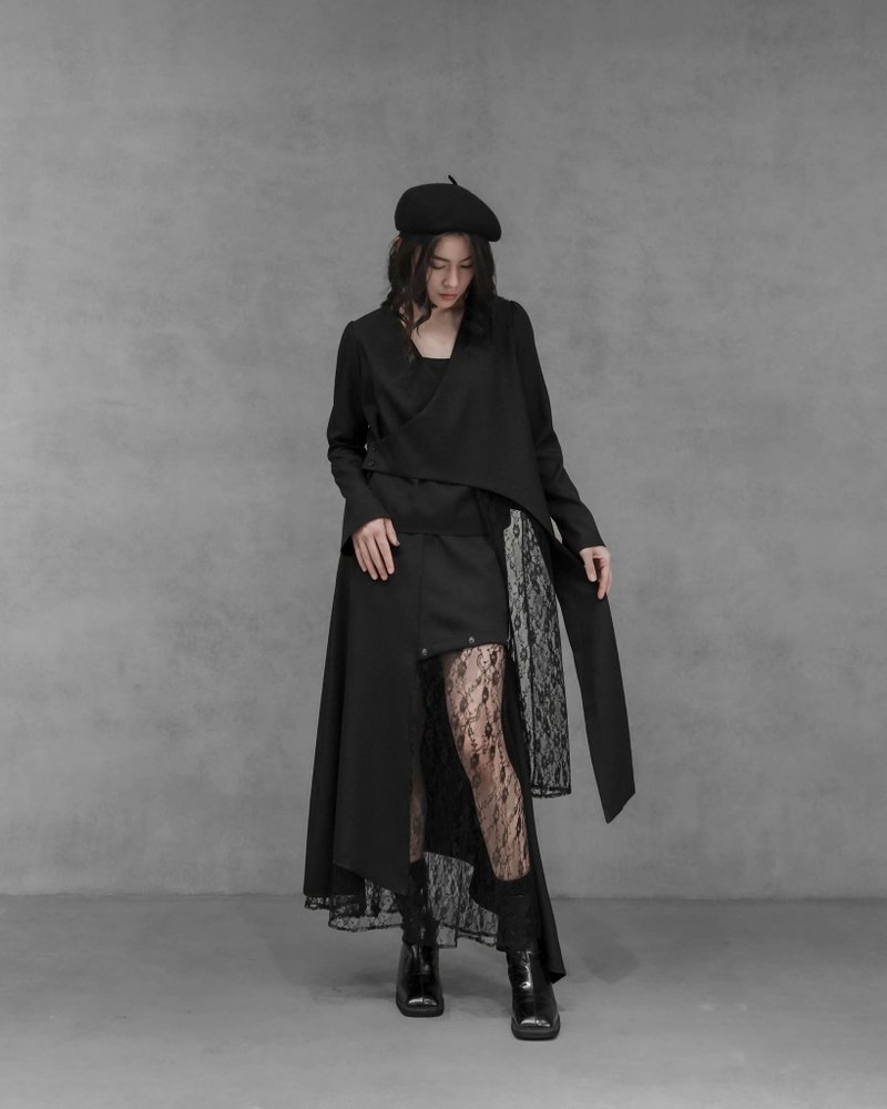 MUKK DESIGN 拼接不规则蕾丝V领上衣 - 女装上衣 - 聚酯纤维 黑色
