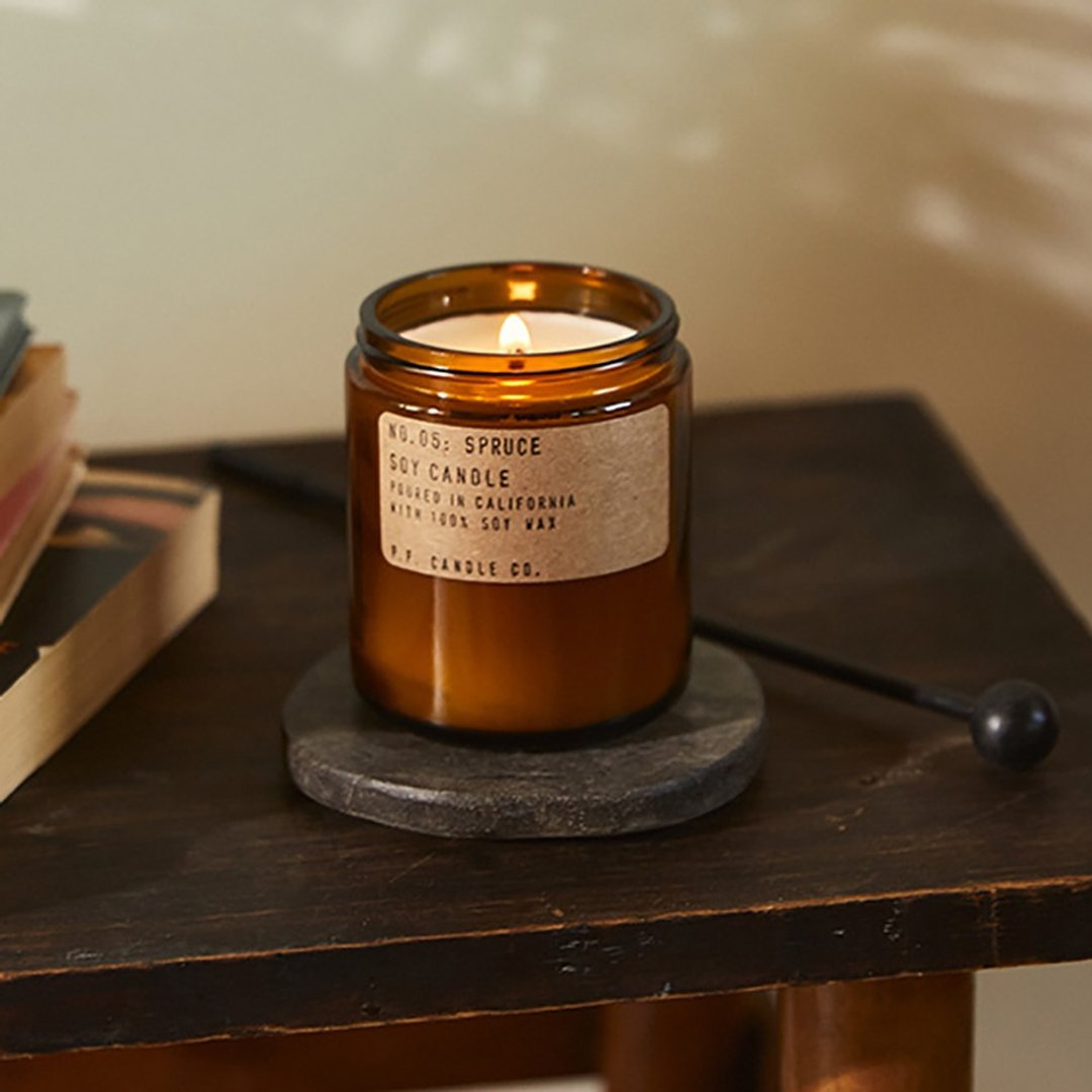 P.F. CANDLE CO. 手工香氛蜡烛 7.2oz 云杉 - 蜡烛/烛台 - 玻璃 