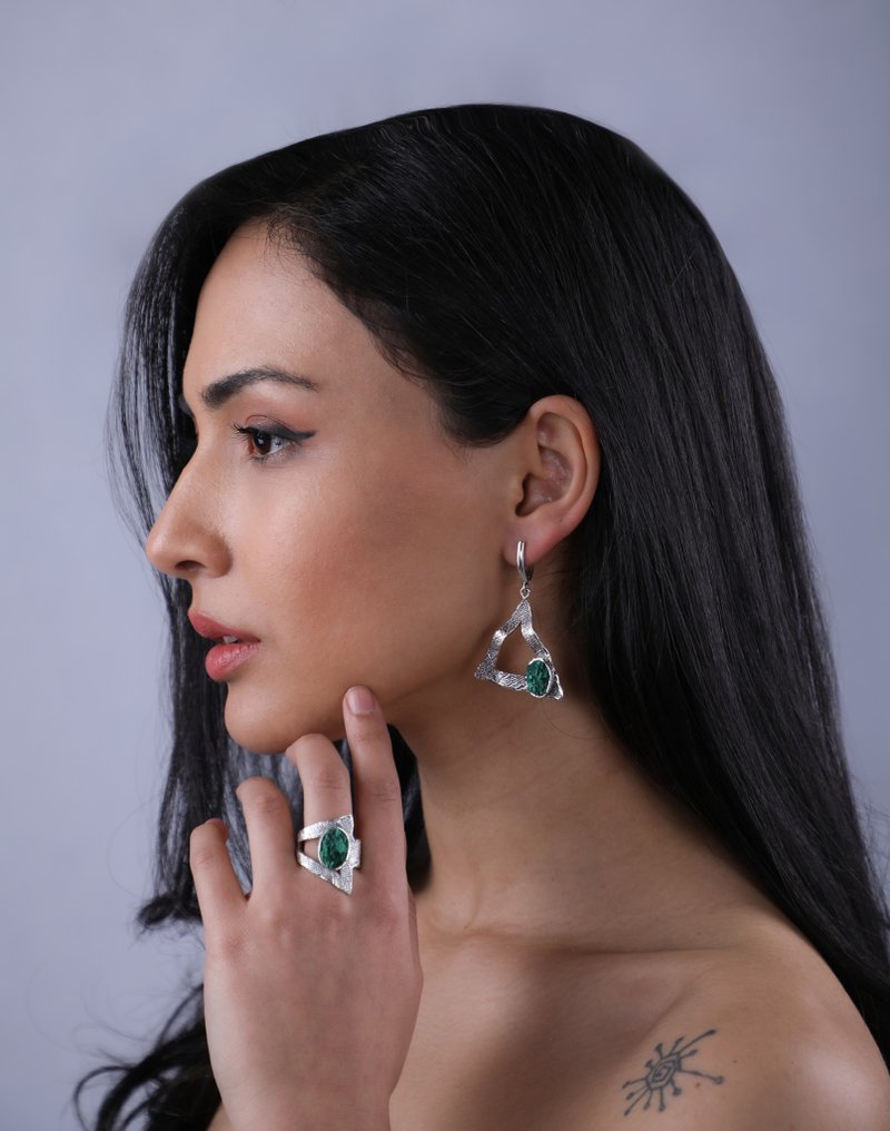Abstract triangle geometric ring in sterling silver with natural malachite stone - 戒指 - 纯银 绿色
