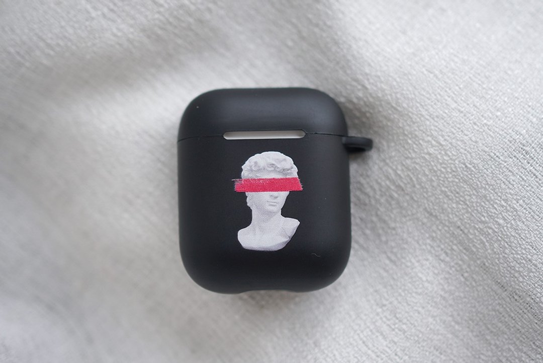大卫+一抹红AirPods 1/2/3/Pro TPU收纳盒 黑色保护套 - 耳机收纳 - 塑料 黑色