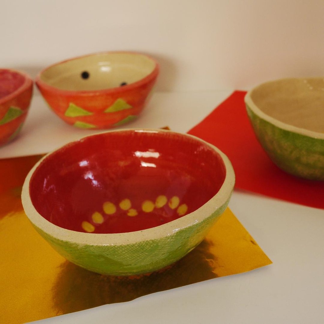 Small bowl  of TAIWAN fruits【RED guava】 - 浅碟/小碟子 - 陶 红色
