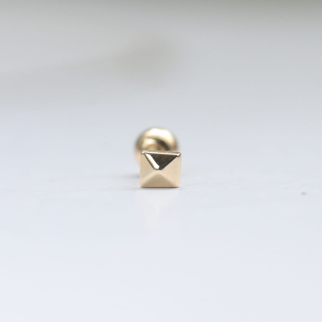 14K 立体方形尖锥锁珠耳环 (单个)耳骨 耳窝 不退色 - 耳环/耳夹 - 贵金属 金色
