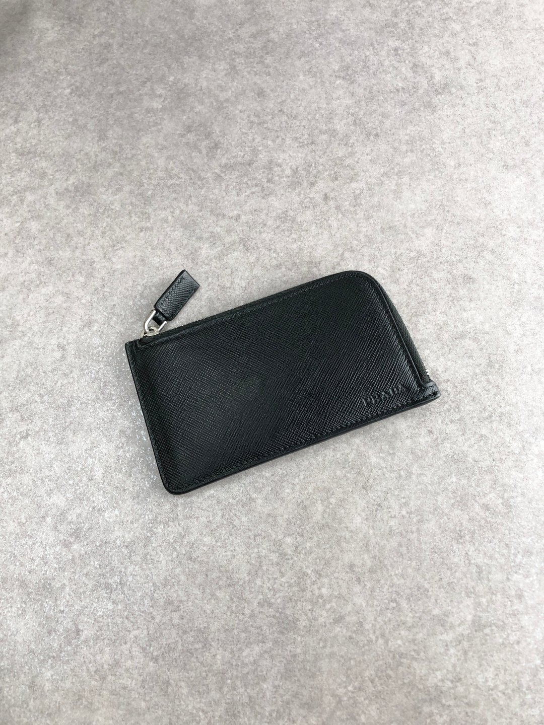【VintageShop solo 日本直送中古包专卖店】PRADA 经典黑色荔枝纹皮革 零钱包 复古小皮夹 - 零钱包 - 真皮 黑色