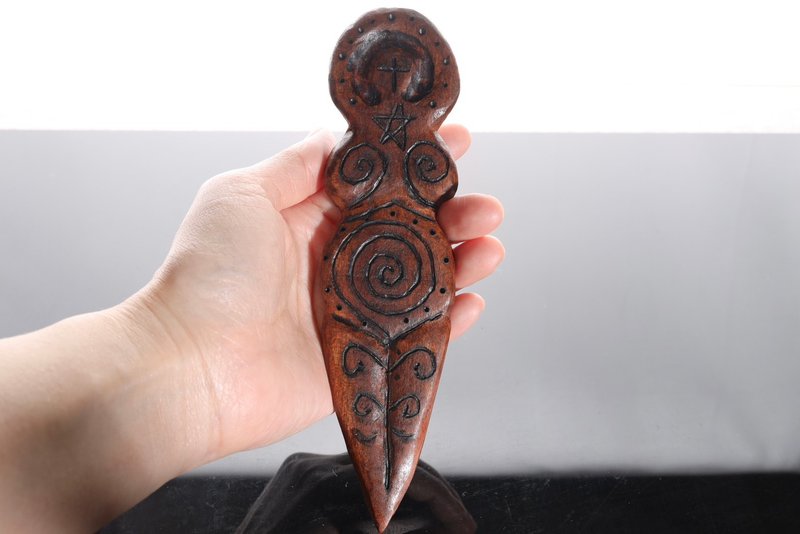 【快速出货】_盖雅女神巫刀(大)纯手工雕刻_可订制神秘学仪式冥想 - 摆饰 - 木头 咖啡色