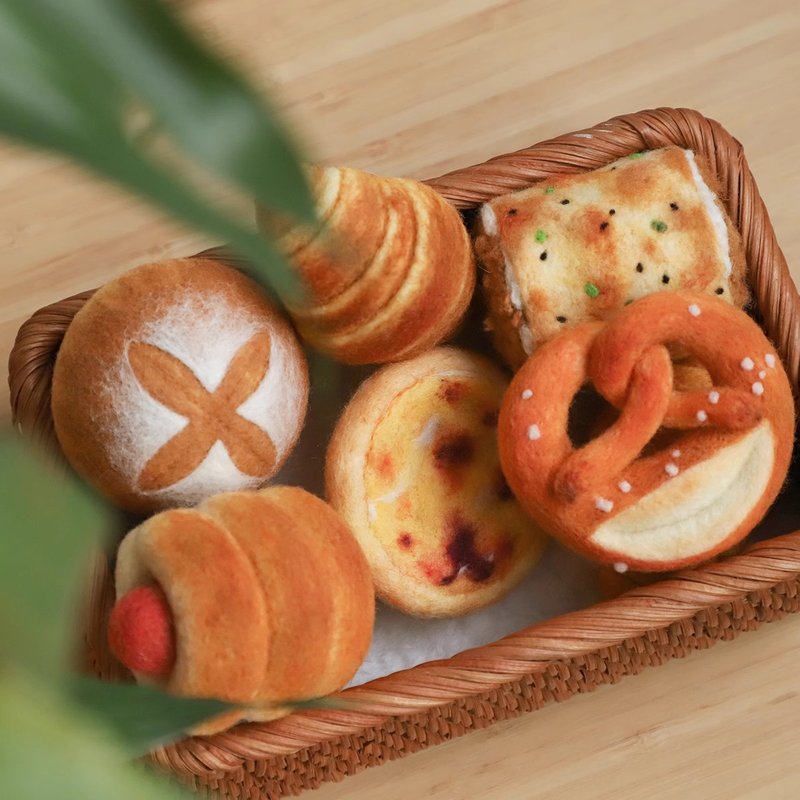 羊毛氈手作 面包系列 鹼水包肉松包歐包可頌蛋撻 手工卡通別針 - 钥匙链/钥匙包 - 羊毛 黄色