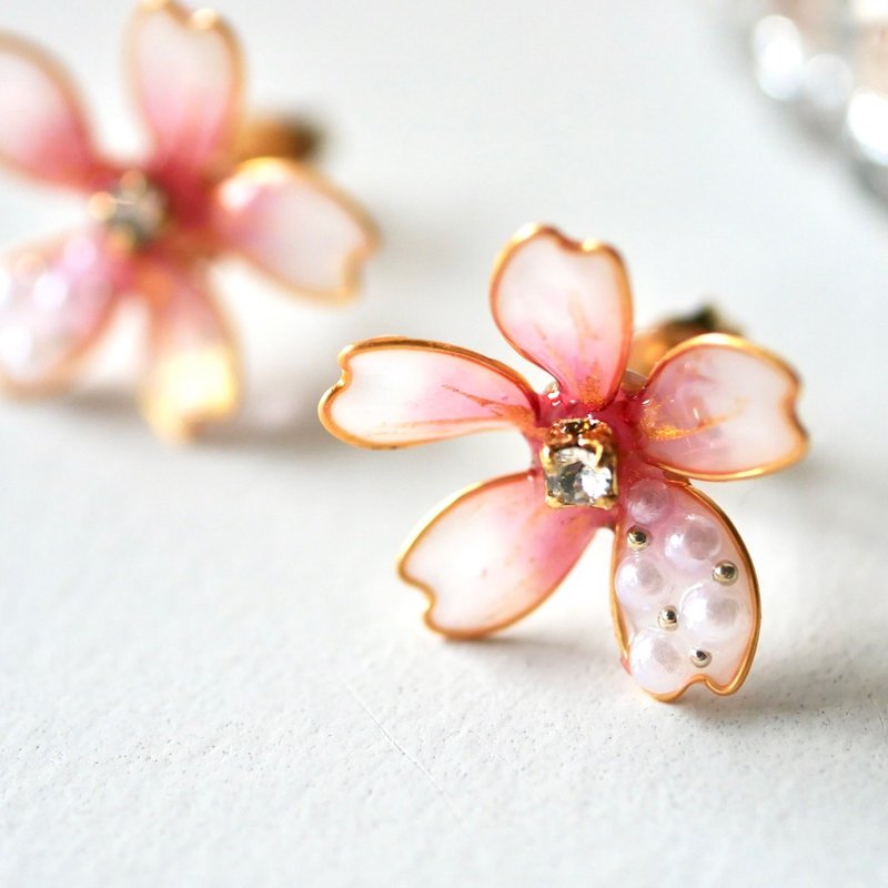 樱花珍珠饰品组 酒红色系耳钉或耳环 入学式・毕业典礼・春季正式场合适用 - 耳环/耳夹 - 树脂 粉红色